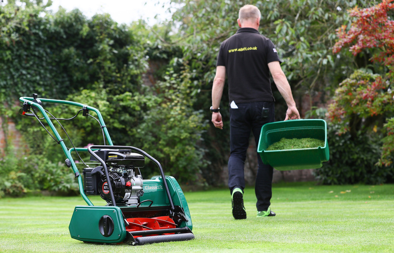 KOSIARKA WRZECIONOWA ALLETT PETROL CLASSIC 17 L (43 CM)